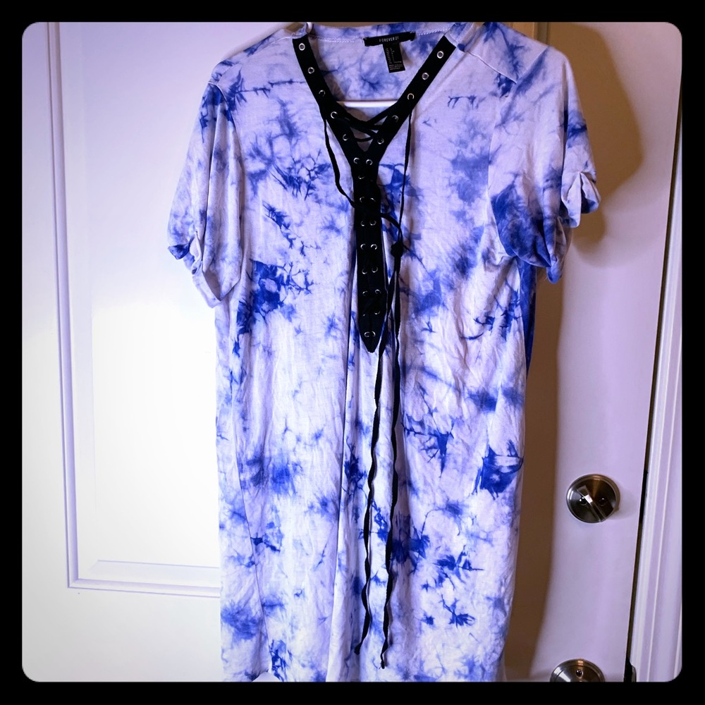 Tie dye shirt with corset front opening